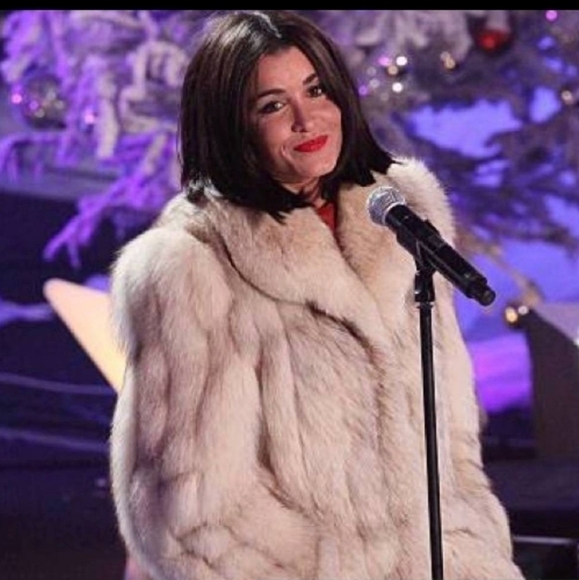 SAGA FOX BLUE FOX FUR BY WILSON,WOMEN'S LARGE - Picture 2 of 16